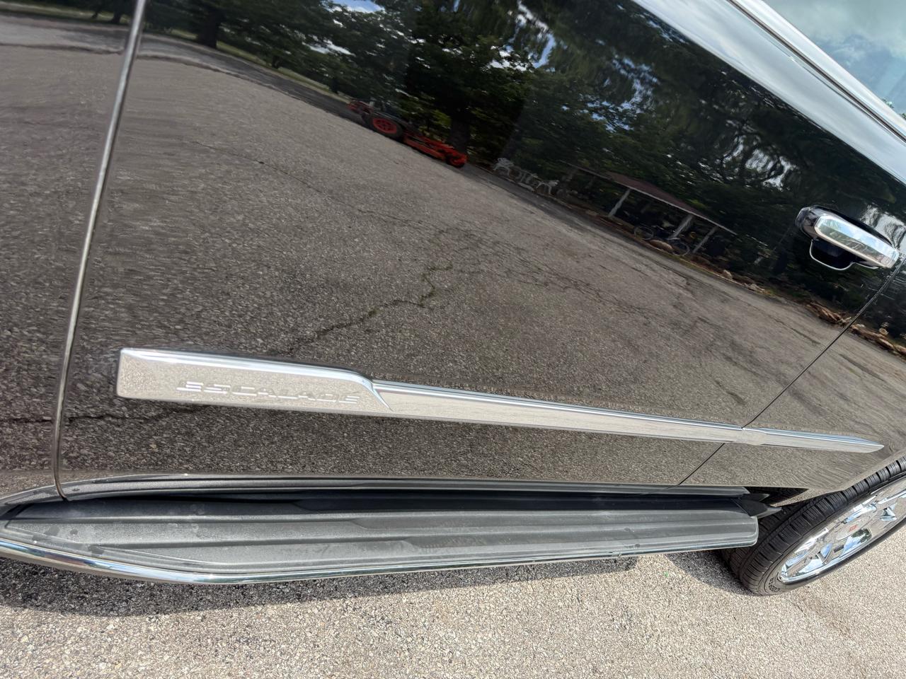 Cadillac Escalade Luxury 2WD 2015
