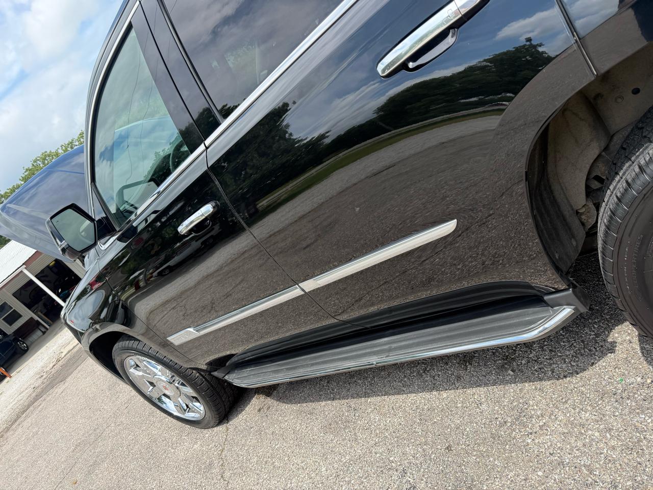 Cadillac Escalade Luxury 2WD 2015