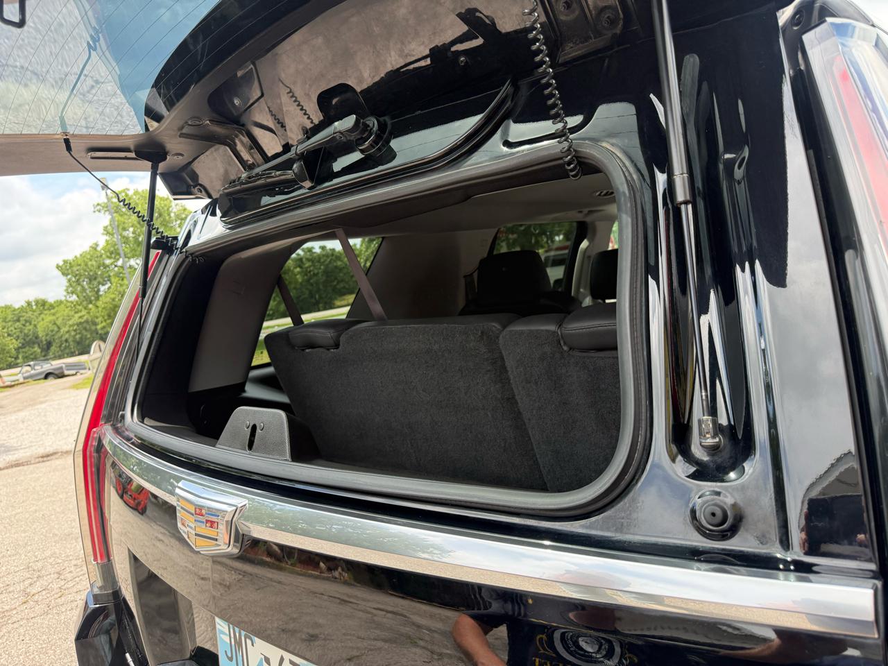 Cadillac Escalade Luxury 2WD 2015