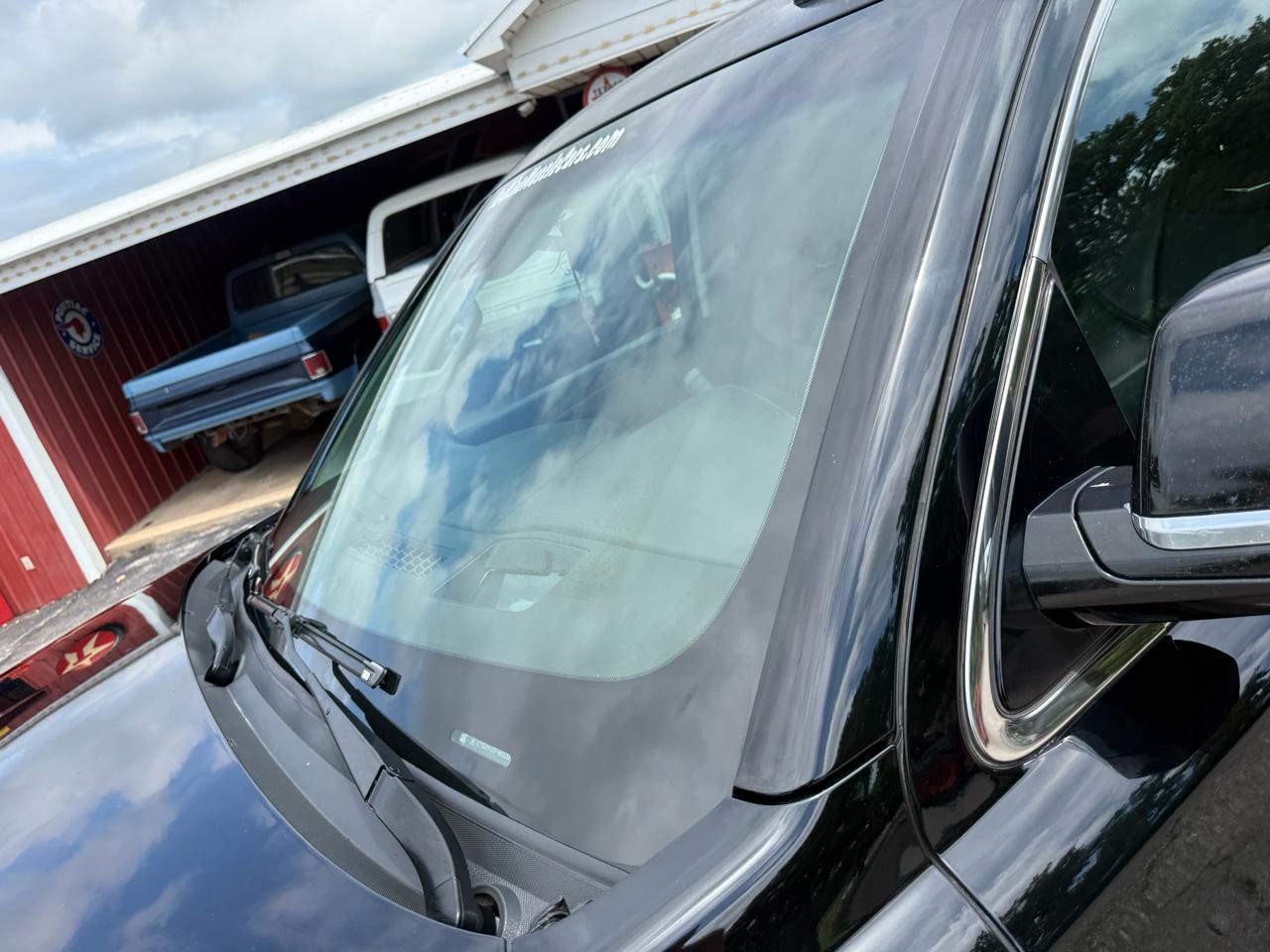 Cadillac Escalade Luxury 2WD 2015