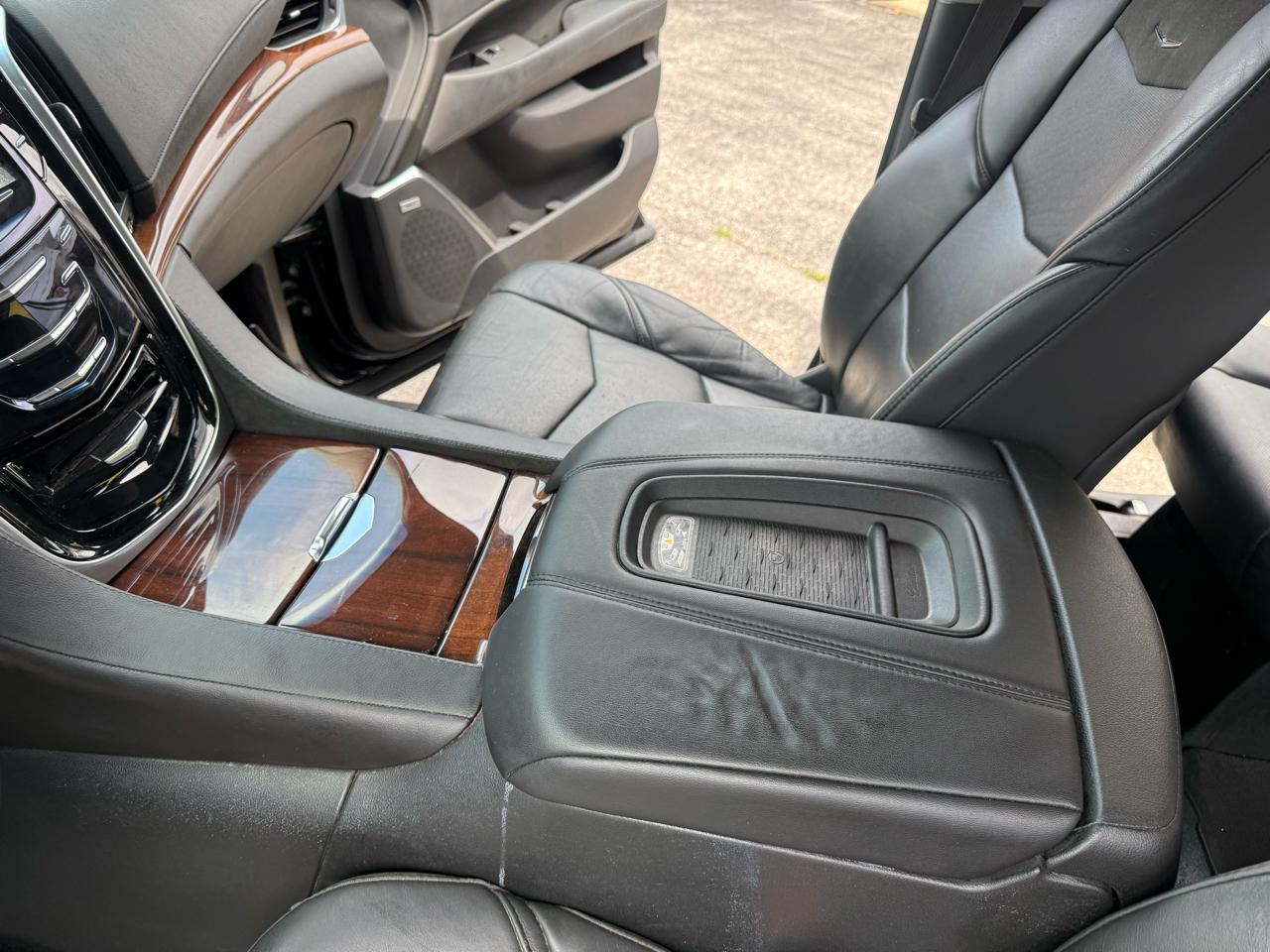 Cadillac Escalade Luxury 2WD 2015