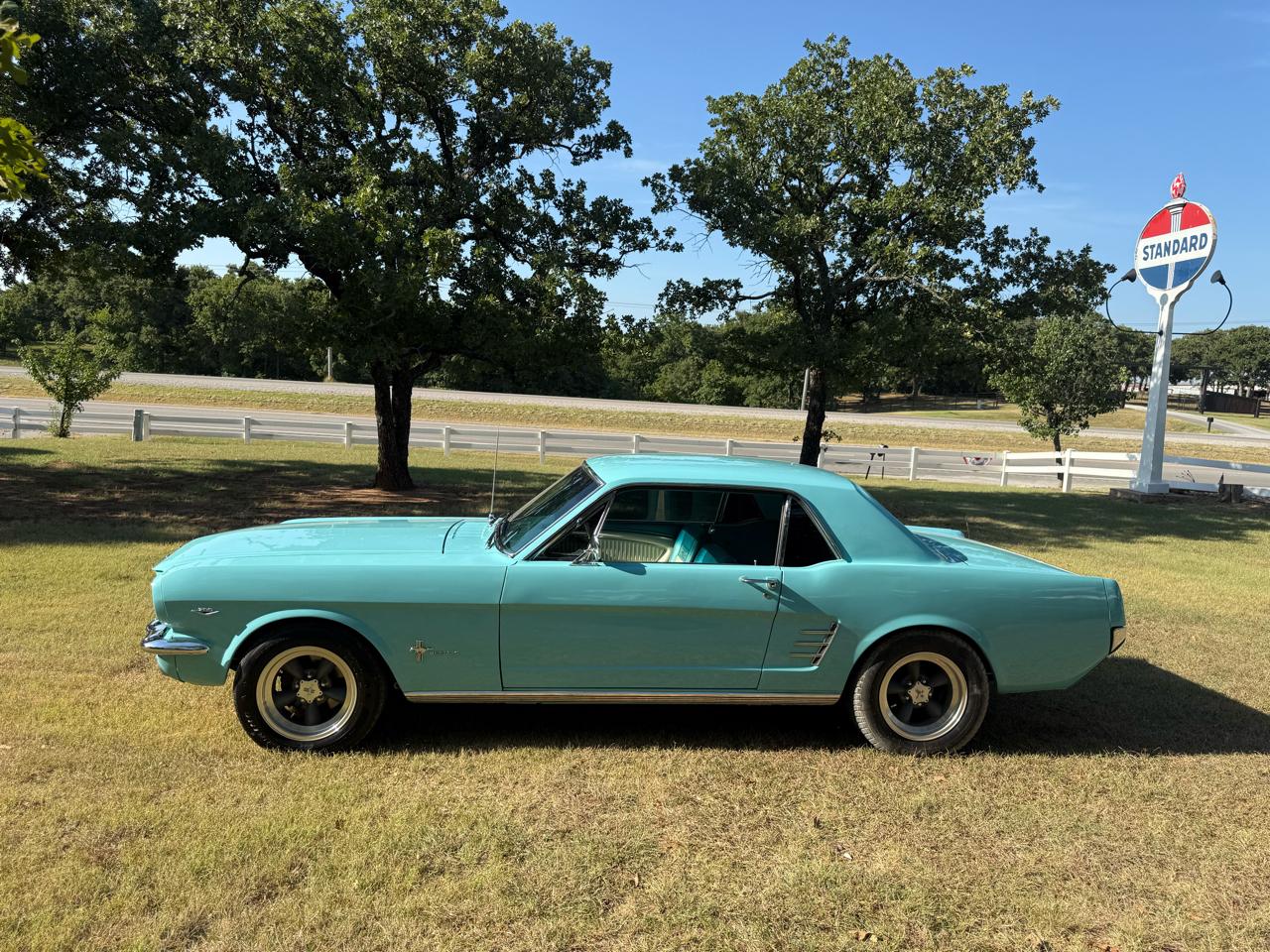Ford Mustang 2dr Coupe 1966