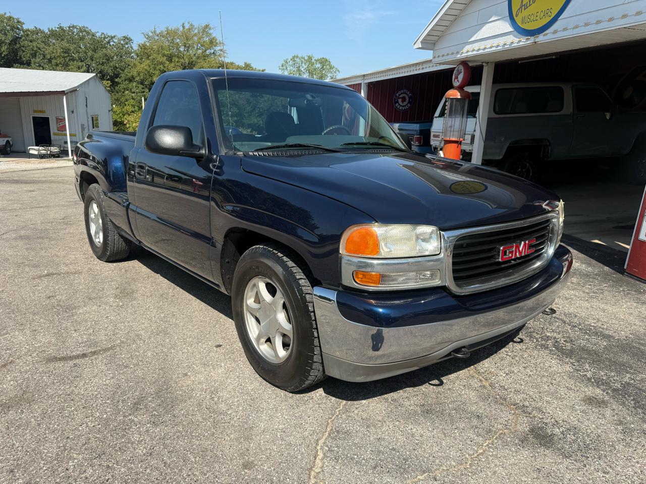 GMC Sierra 1500 SL Reg. Cab Short Bed 2WD 2000
