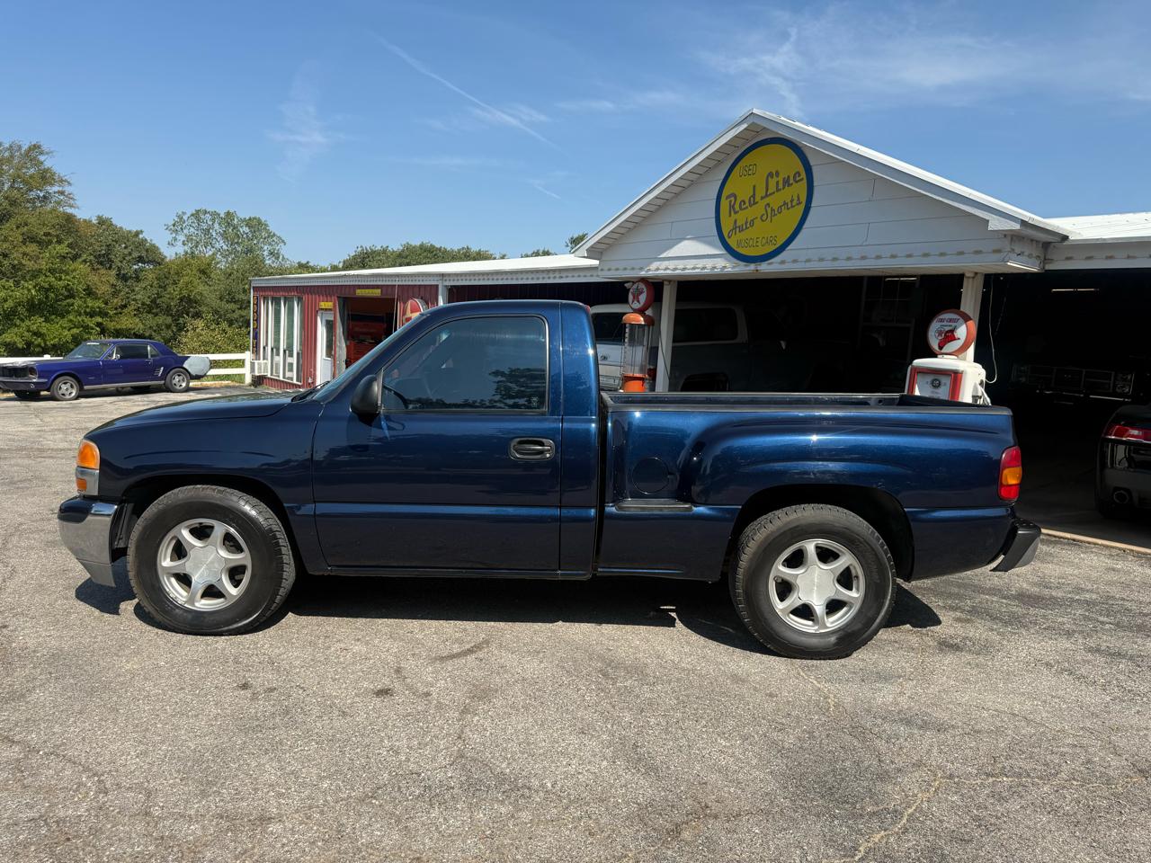 GMC Sierra 1500 SL Reg. Cab Short Bed 2WD 2000