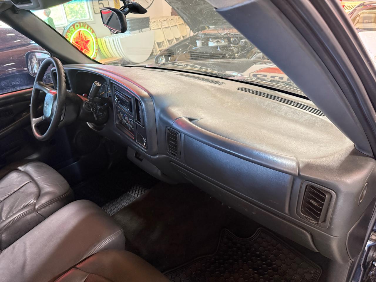 GMC Sierra 1500 SL Reg. Cab Short Bed 2WD 2000