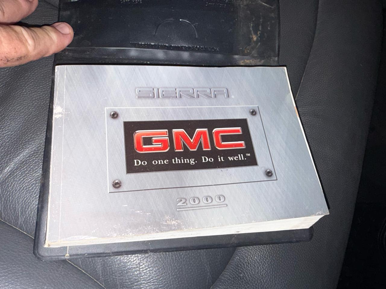 GMC Sierra 1500 SL Reg. Cab Short Bed 2WD 2000