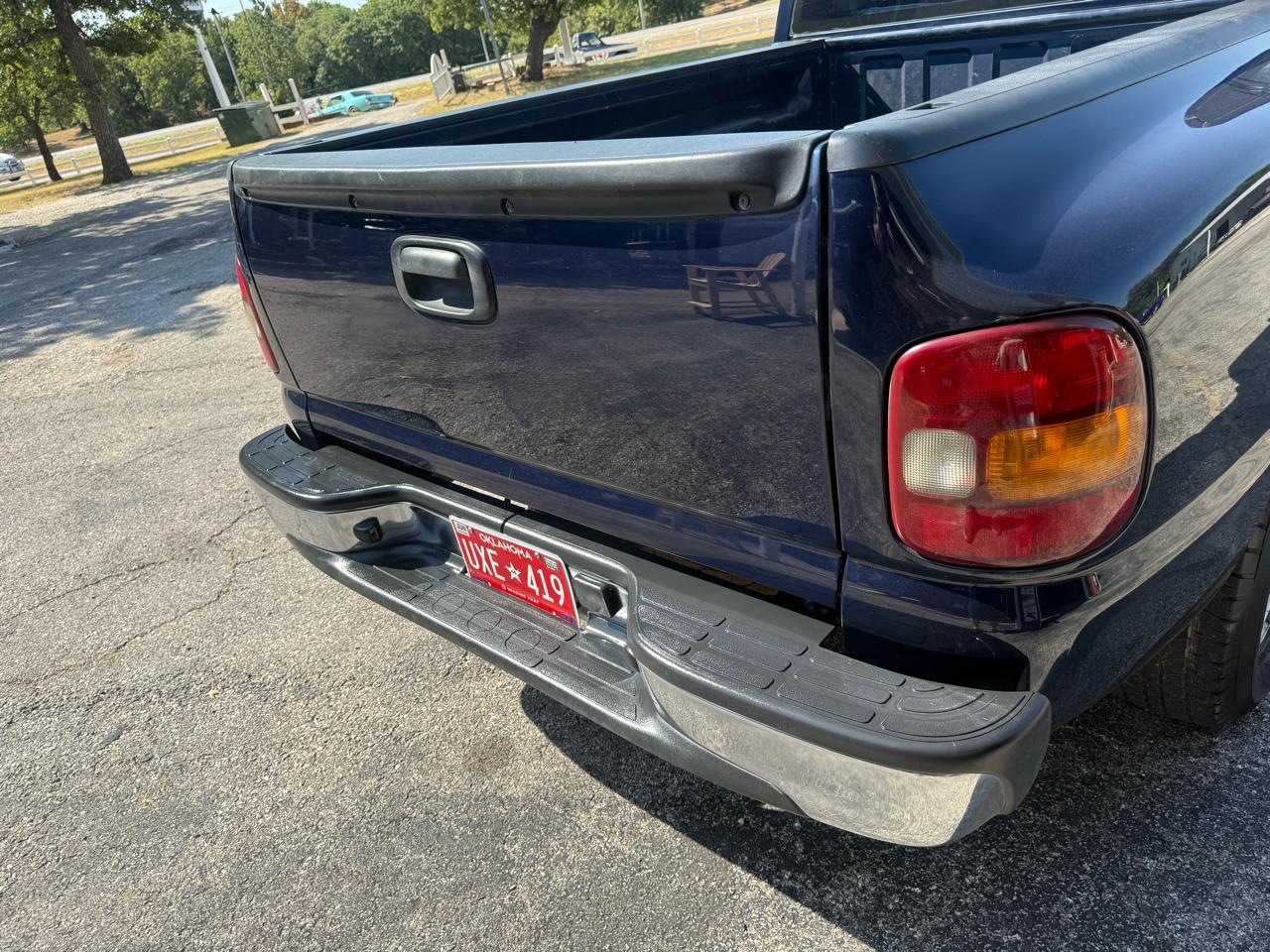 GMC Sierra 1500 SL Reg. Cab Short Bed 2WD 2000