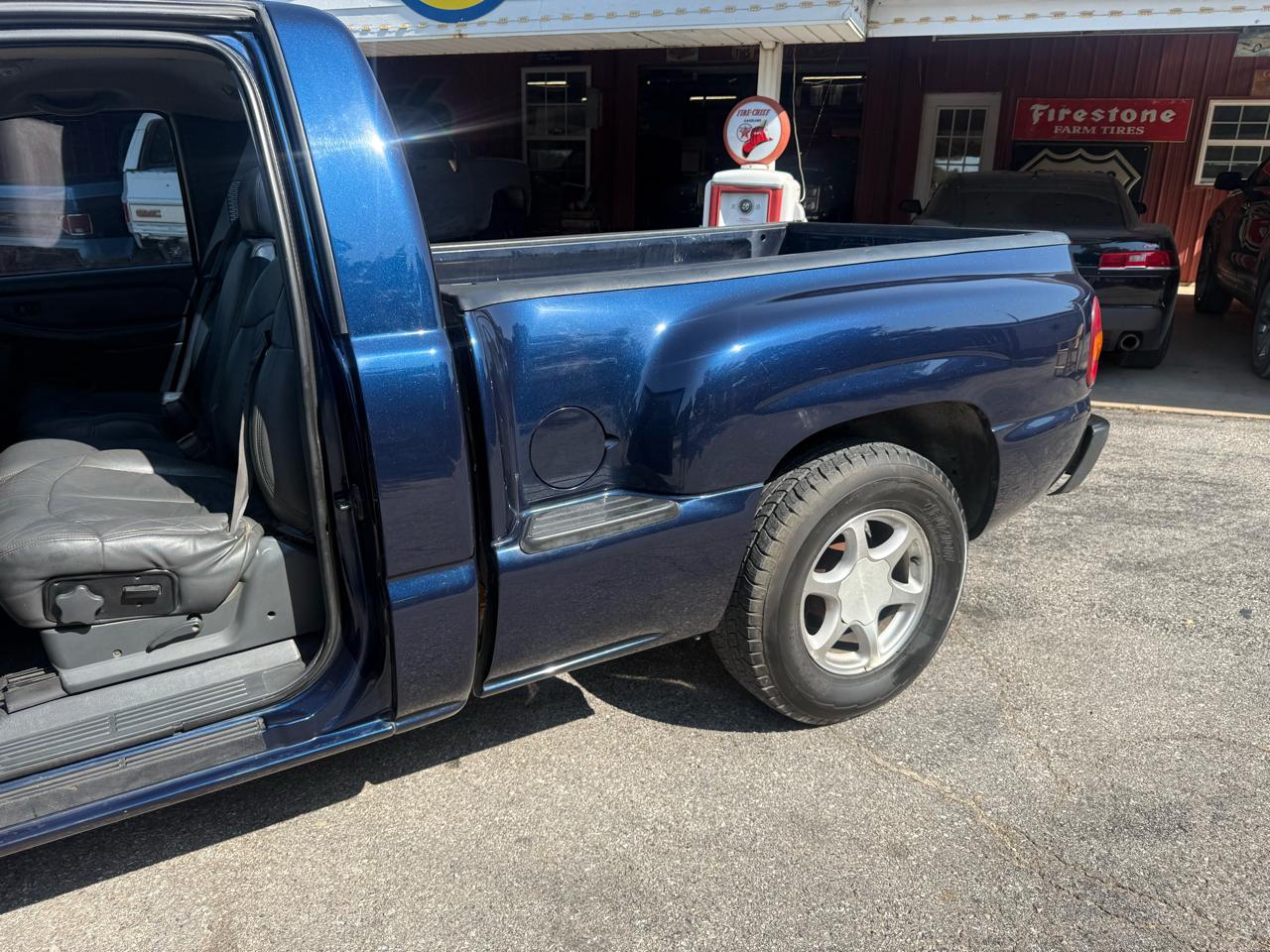 GMC Sierra 1500 SL Reg. Cab Short Bed 2WD 2000