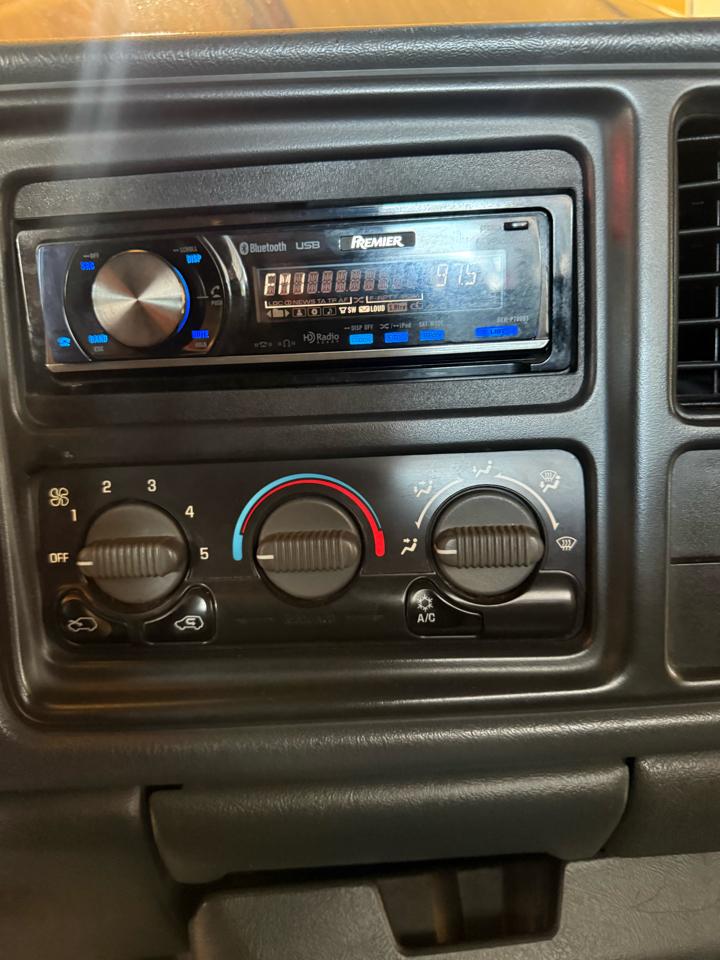 GMC Sierra 1500 SL Reg. Cab Short Bed 2WD 2000