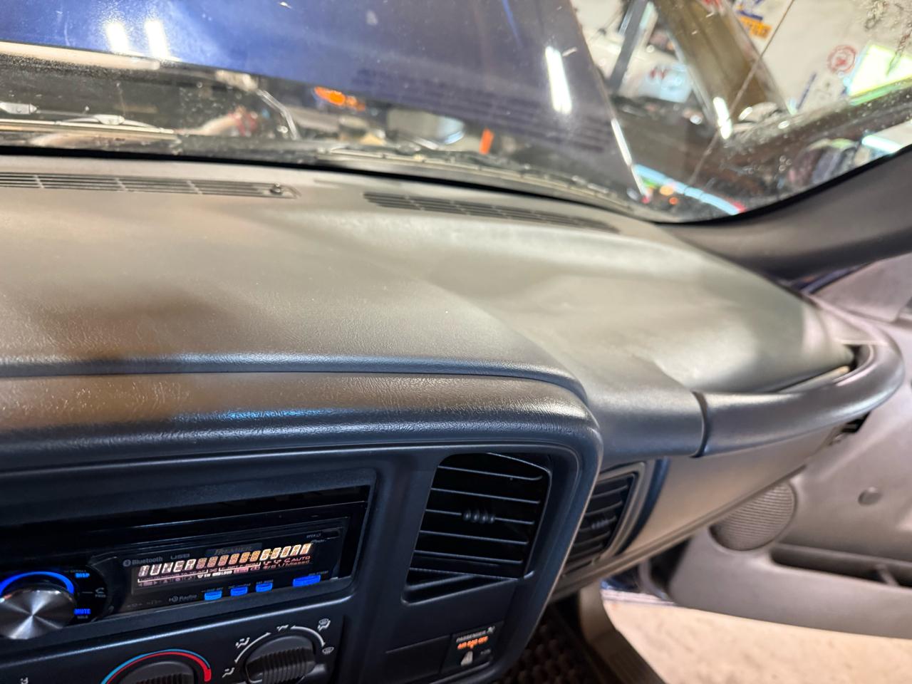 GMC Sierra 1500 SL Reg. Cab Short Bed 2WD 2000