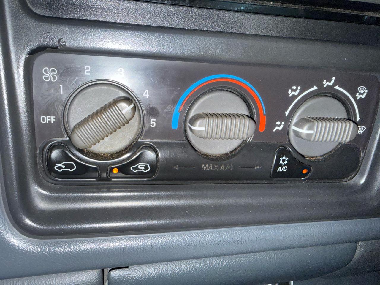 GMC Sierra 1500 SL Reg. Cab Short Bed 2WD 2000