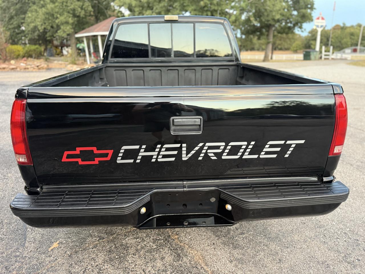 Chevrolet C/K 1500 Reg. Cab W/T 8-ft. bed 2WD 1990