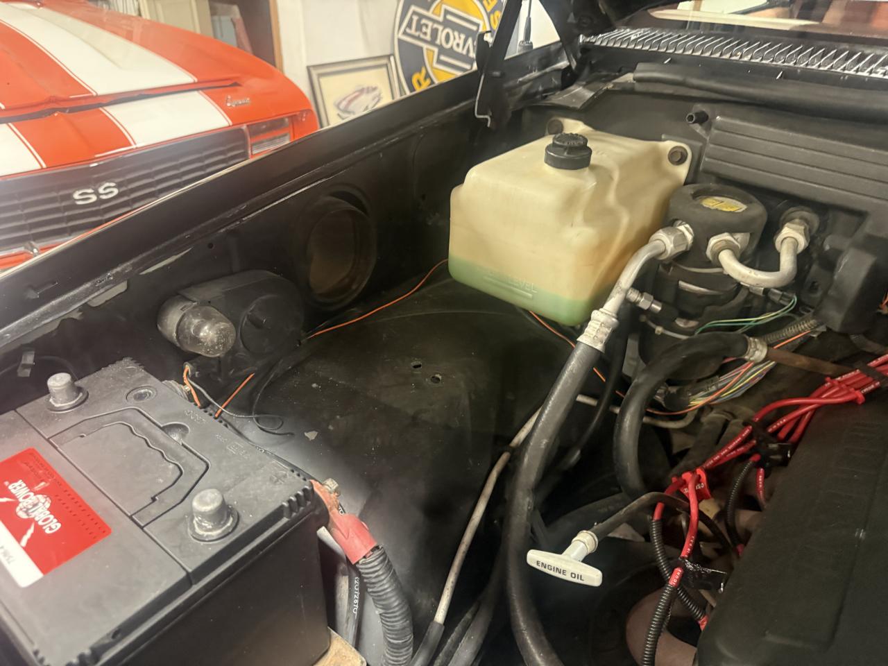 Chevrolet C/K 1500 Reg. Cab W/T 8-ft. bed 2WD 1990