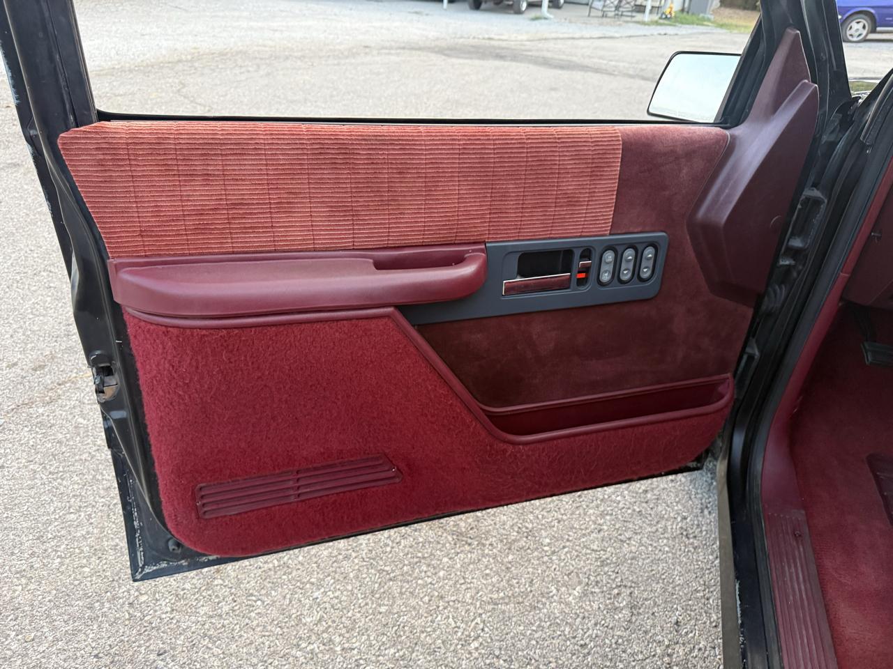 Chevrolet C/K 1500 Reg. Cab W/T 8-ft. bed 2WD 1990