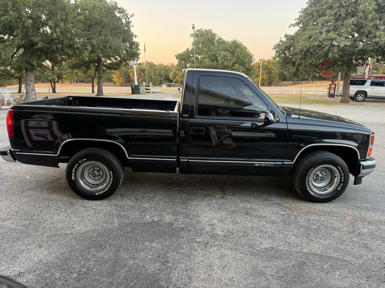 Chevrolet C/K 1500 Reg. Cab W/T 8-ft. bed 2WD 1991
