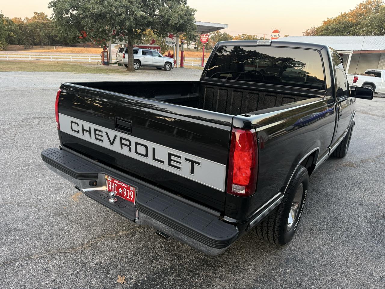 Chevrolet C/K 1500 Reg. Cab W/T 8-ft. bed 2WD 1991