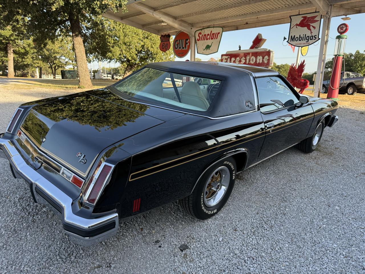 Oldsmobile Hurst  1975