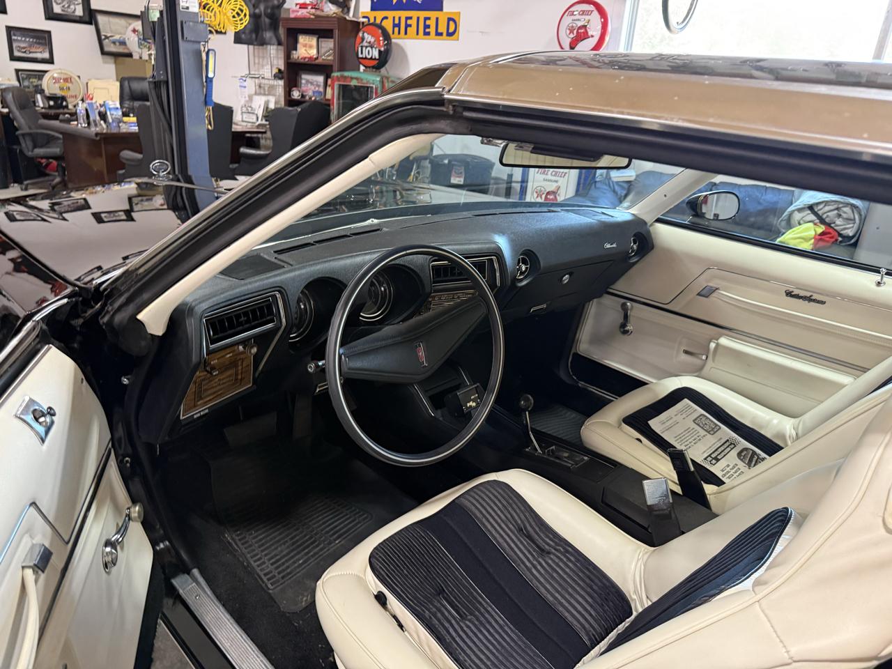 Oldsmobile Hurst  1975