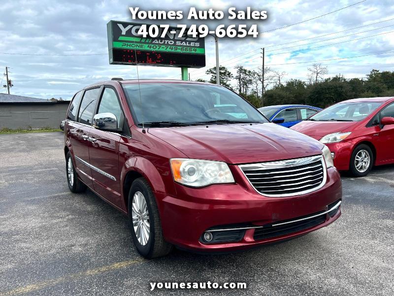 2014 Chrysler Town & Country Limited's photo