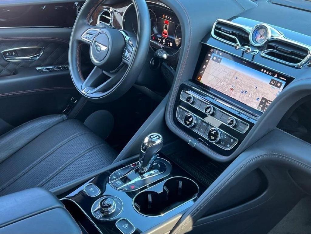 Bentley Bentayga  2021