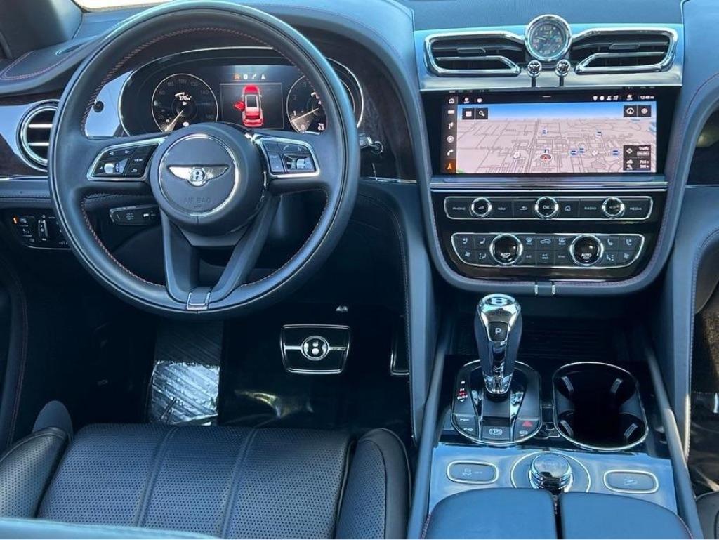 Bentley Bentayga  2021