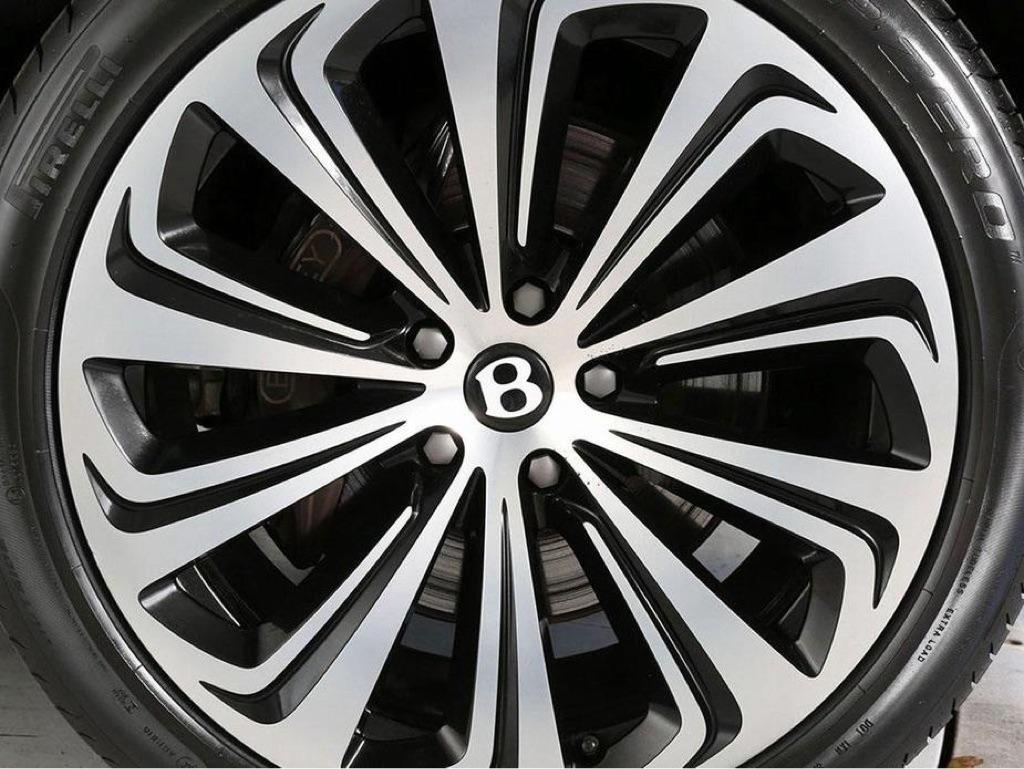 Bentley Bentayga  2021