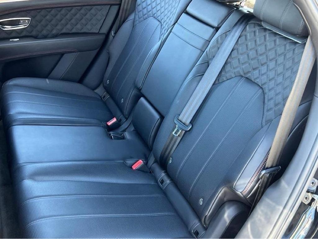 Bentley Bentayga  2021