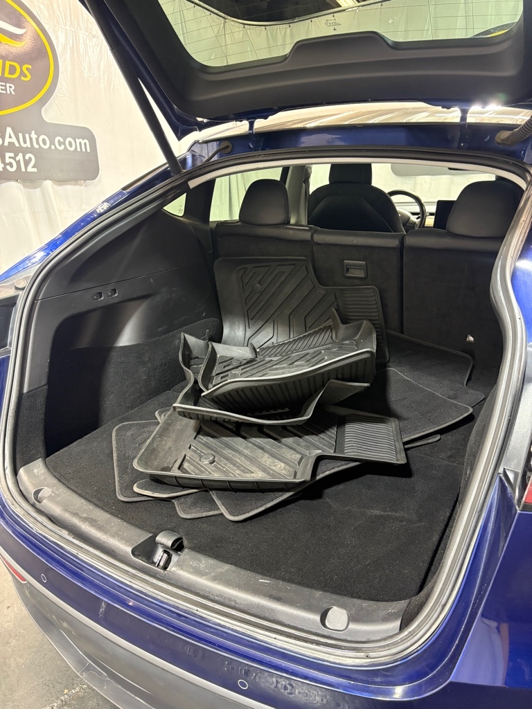 Tesla Model Y  2021 Tesla Model Y  2021