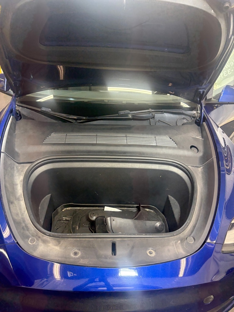 Tesla Model Y  2021 Tesla Model Y  2021