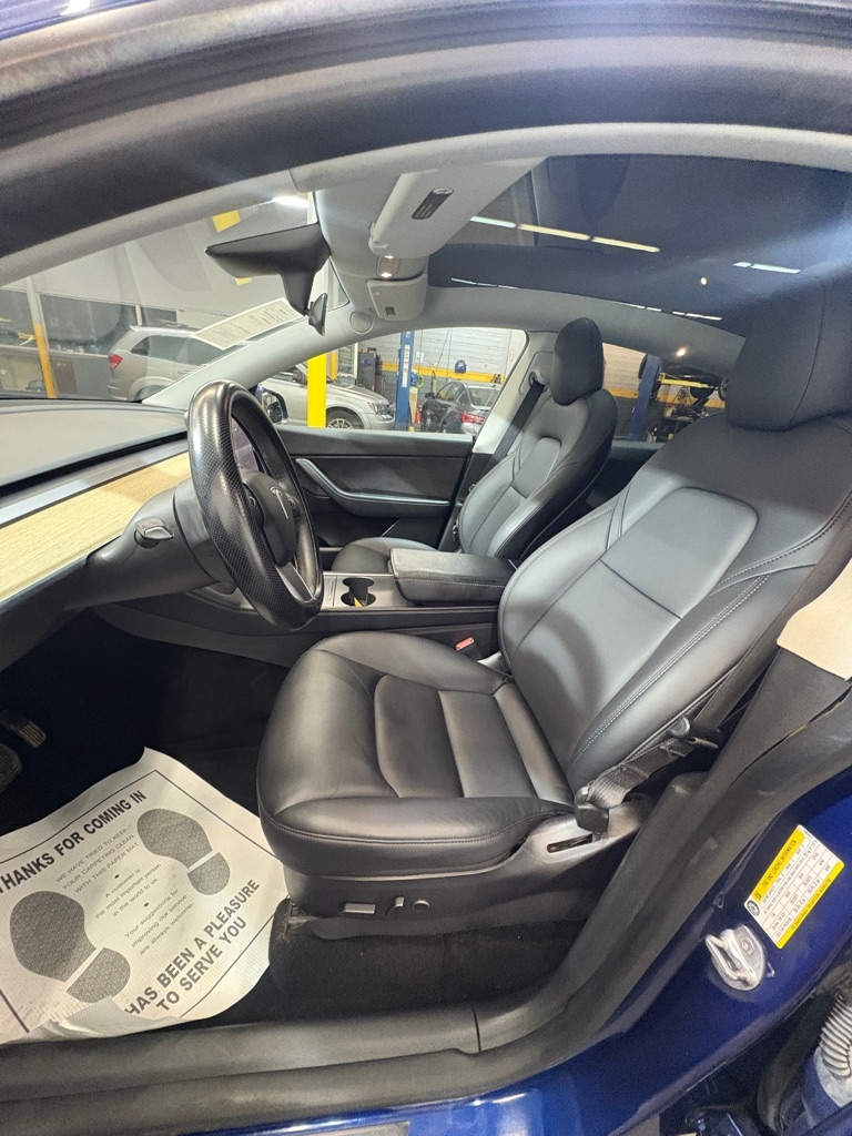 Tesla Model Y  2021 Tesla Model Y  2021