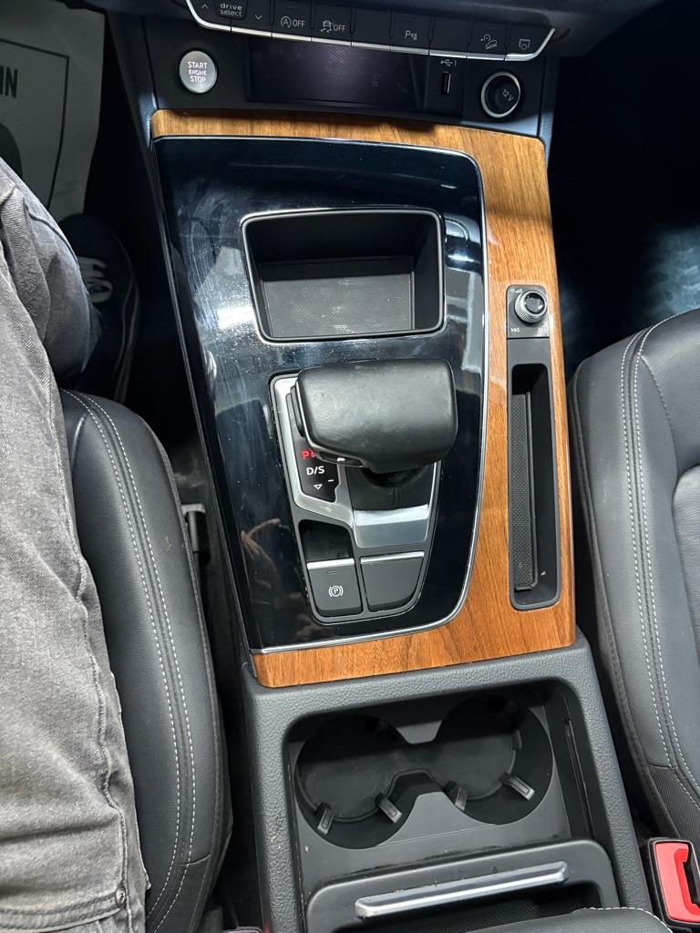 Audi Q5  2021 Audi Q5  2021
