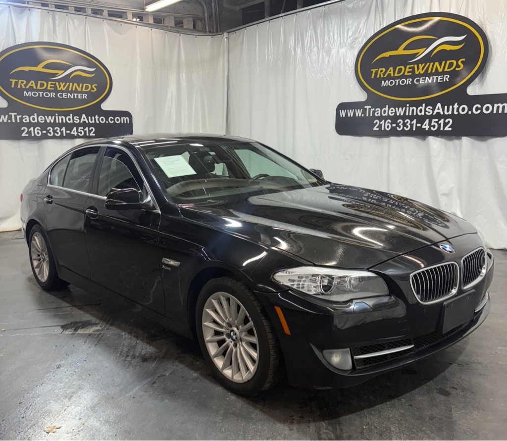 2011 BMW 5-Series XI