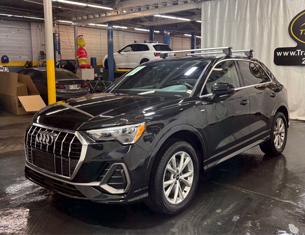 2022 Audi Q3 Premium S line 45 TFSI photo 2