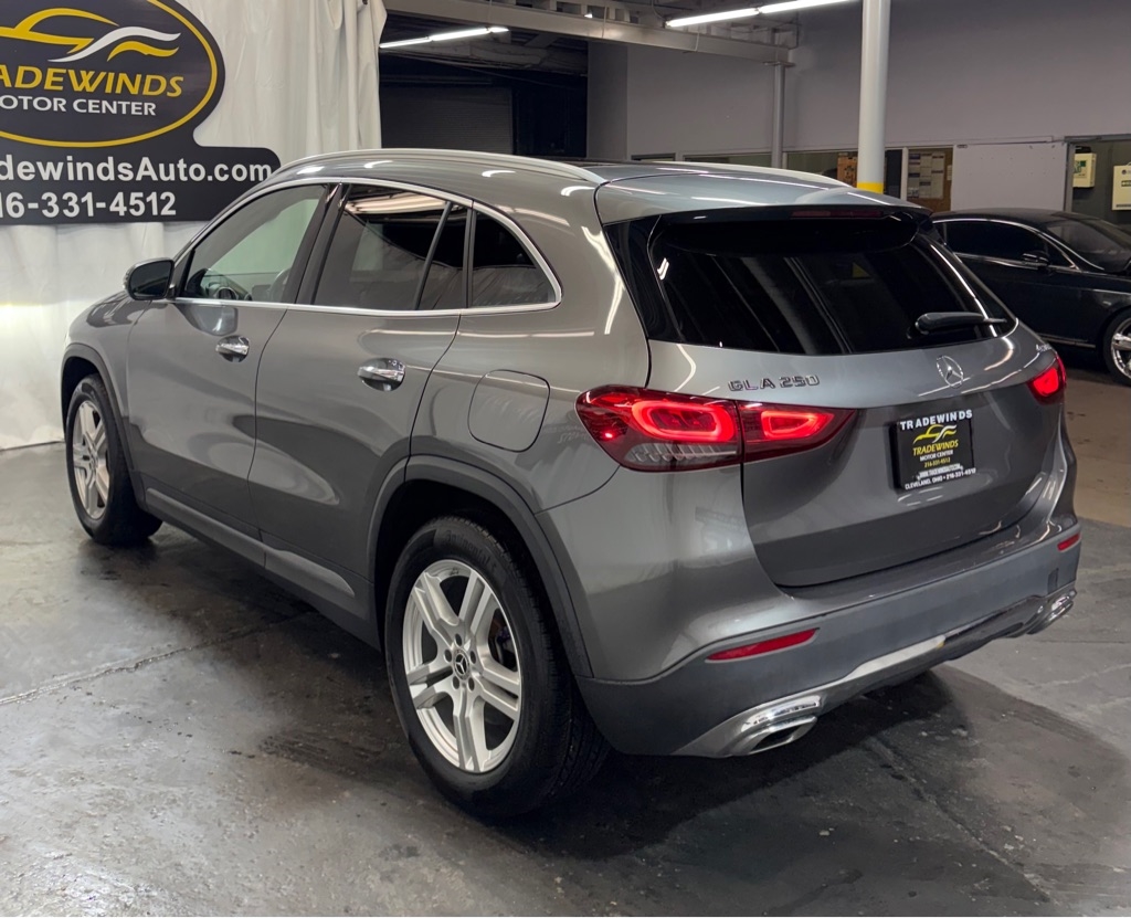 Mercedes-Benz GLA-Class  2021