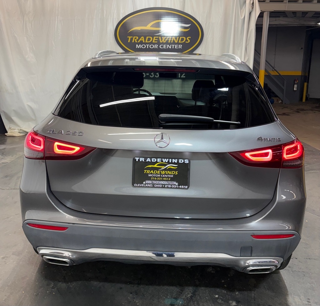 Mercedes-Benz GLA-Class  2021