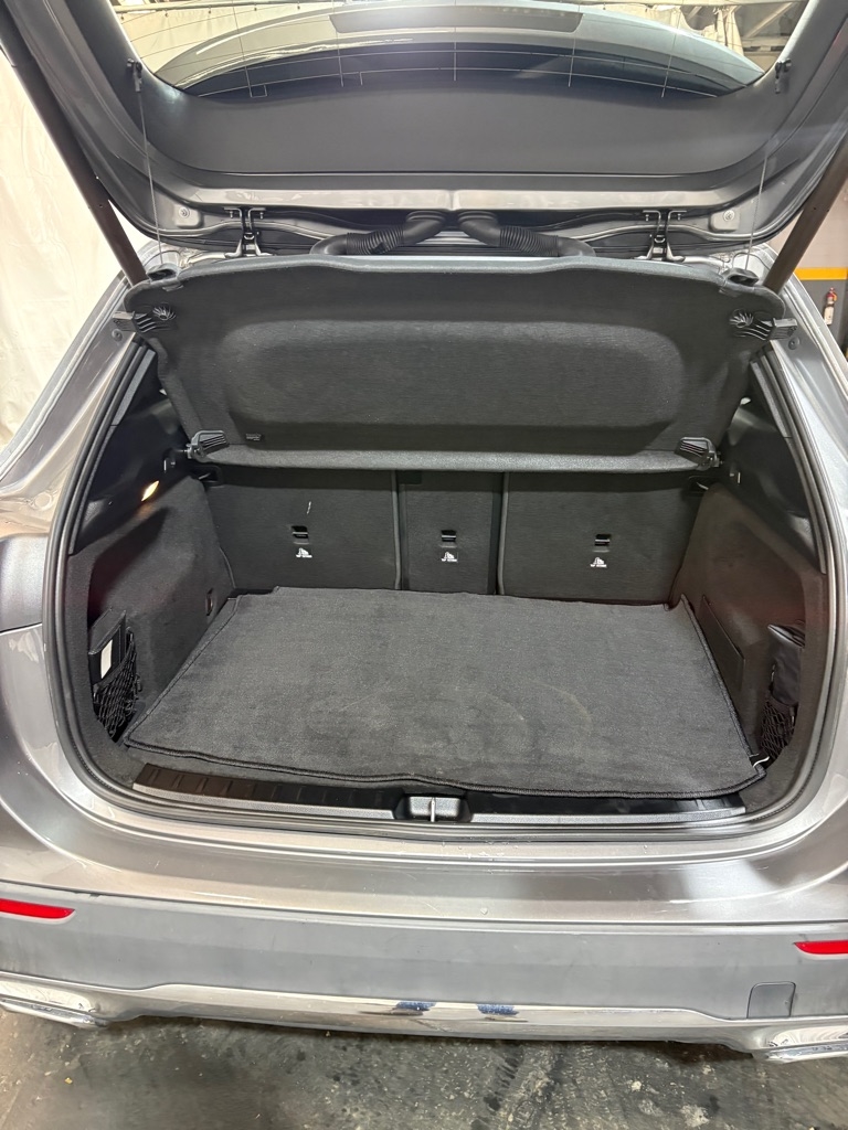 Mercedes-Benz GLA-Class  2021