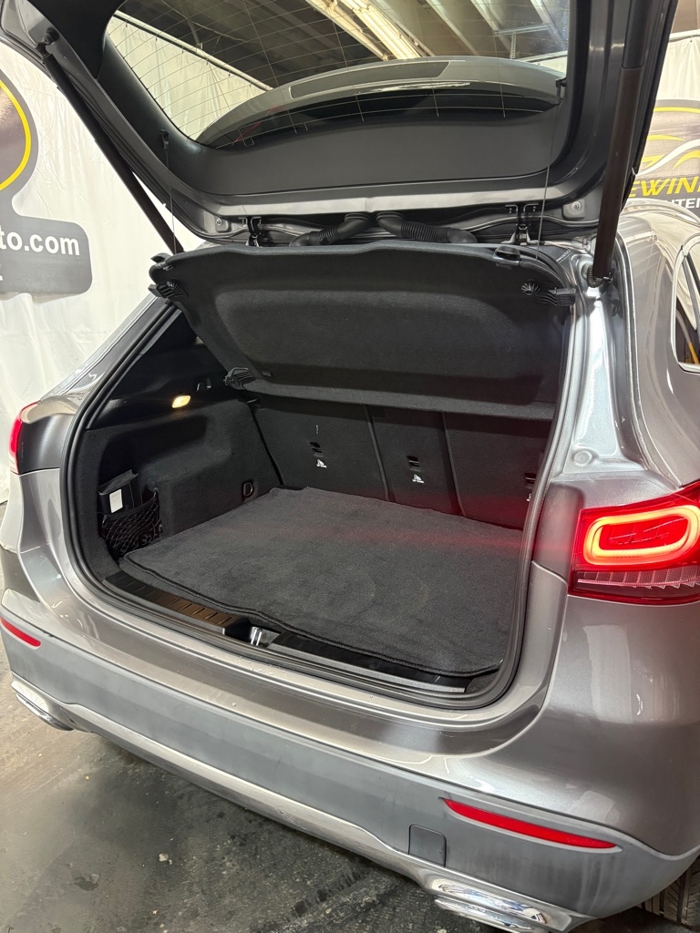 Mercedes-Benz GLA-Class  2021