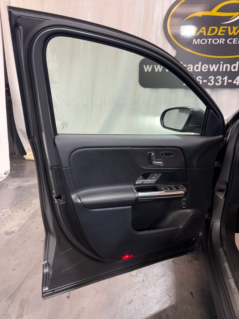 Mercedes-Benz GLA-Class  2021