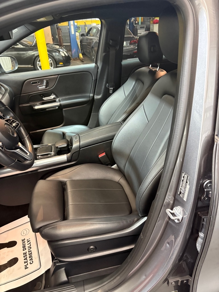 Mercedes-Benz GLA-Class  2021