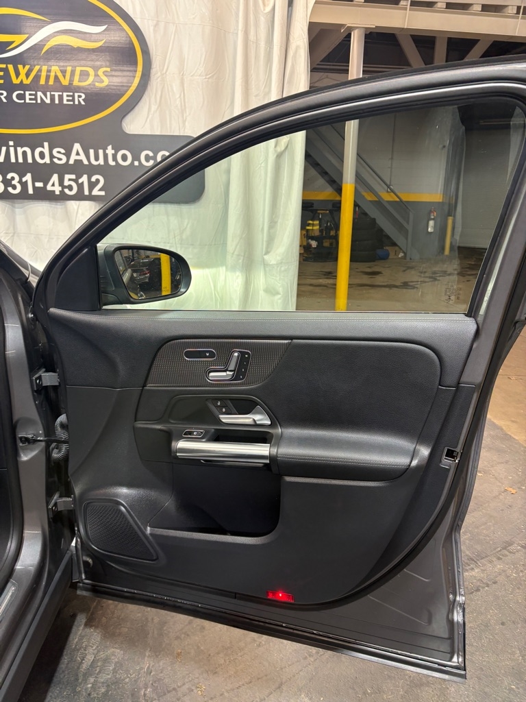 Mercedes-Benz GLA-Class  2021