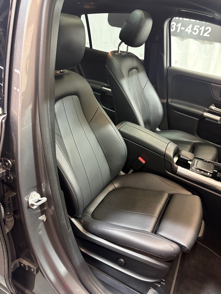 Mercedes-Benz GLA-Class  2021