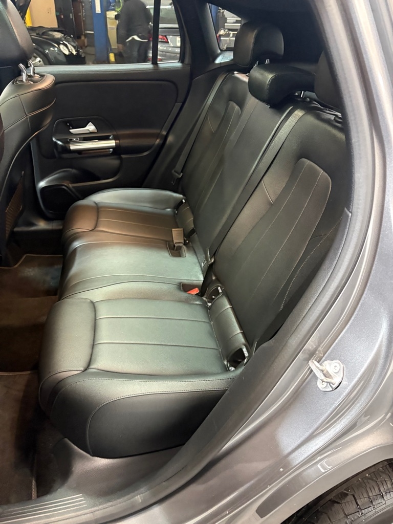 Mercedes-Benz GLA-Class  2021