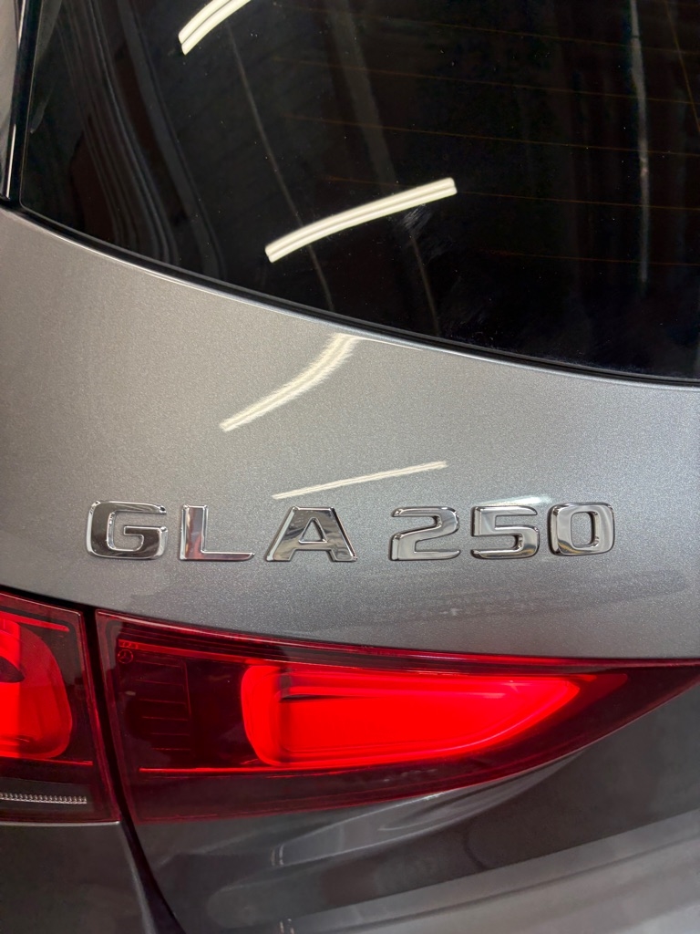 Mercedes-Benz GLA-Class  2021