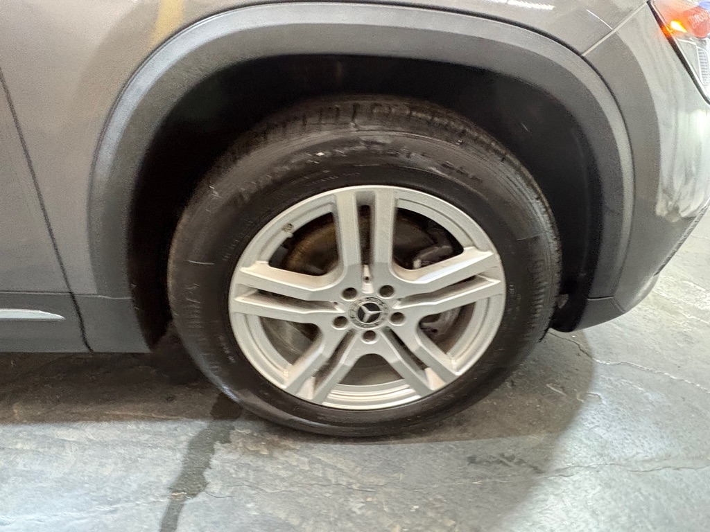 Mercedes-Benz GLA-Class  2021