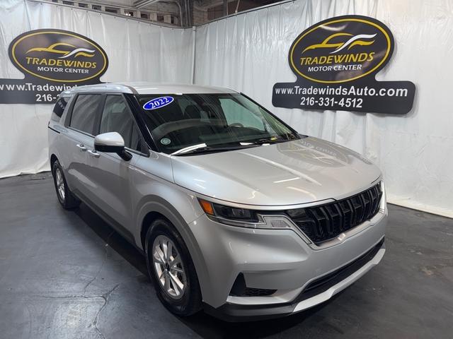 Silver 2022 Kia Carnival LX FWD Minivan Front-Wheel Drive Automatic