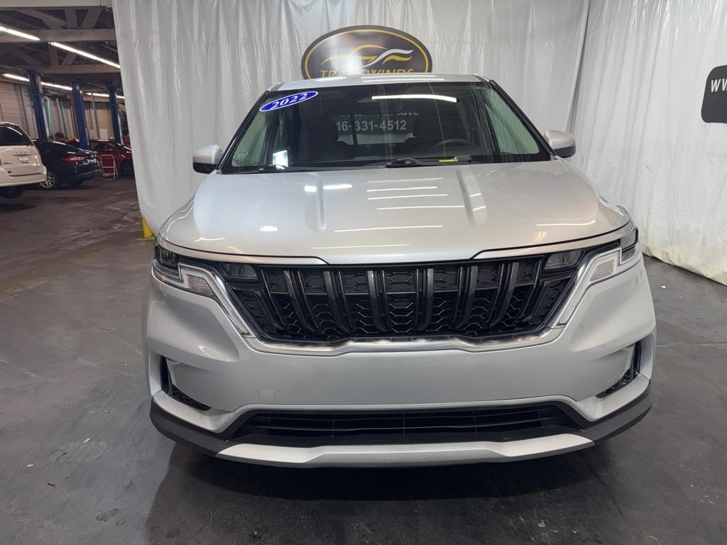 View vehicle photo 2