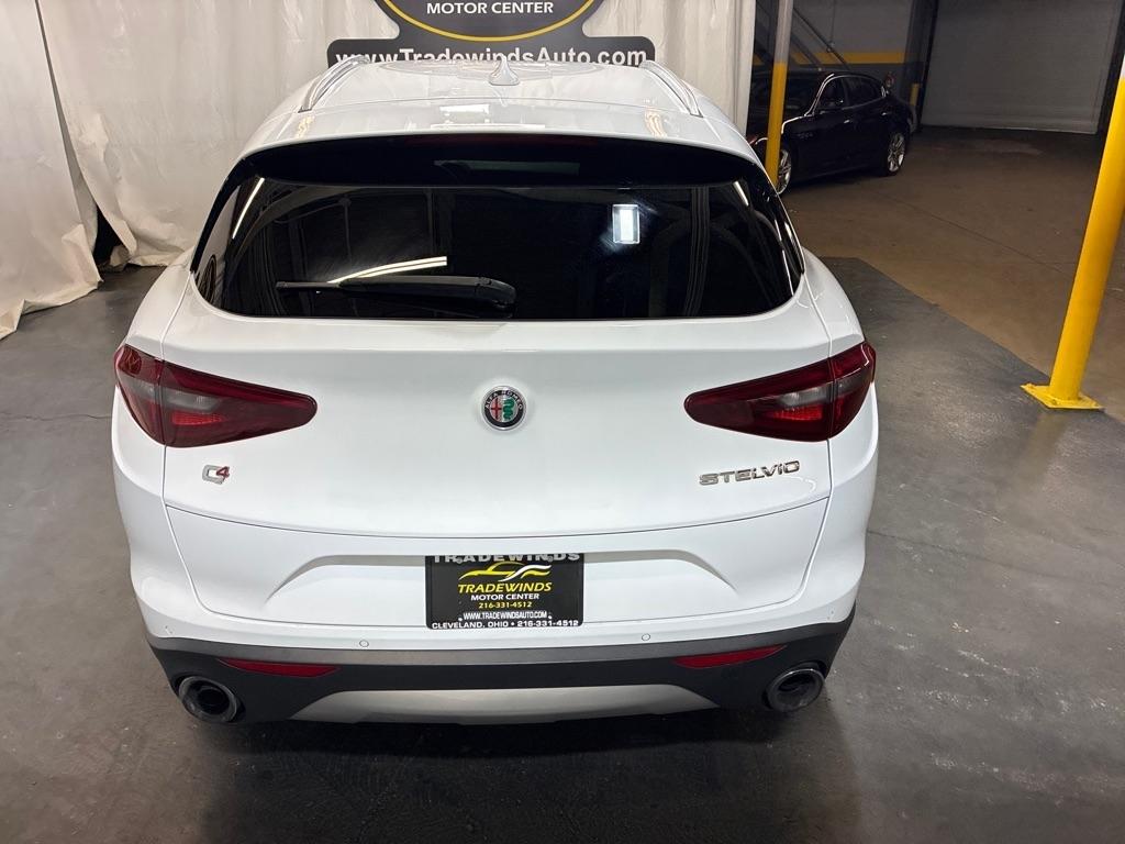 Alfa Romeo Stelvio  2018