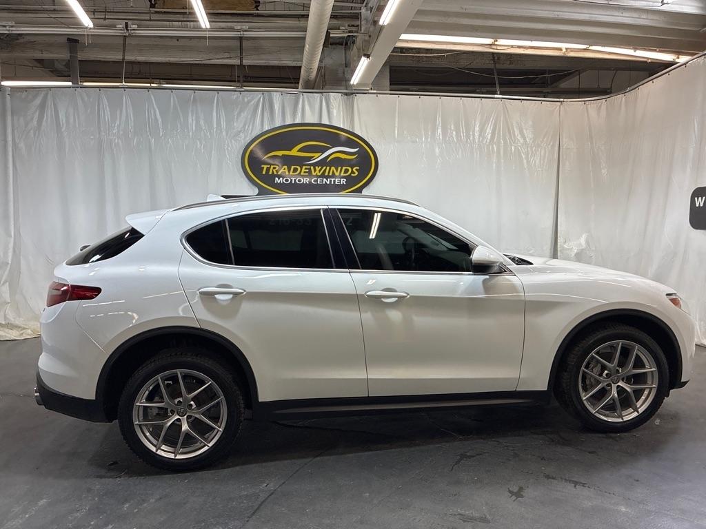 Alfa Romeo Stelvio  2018