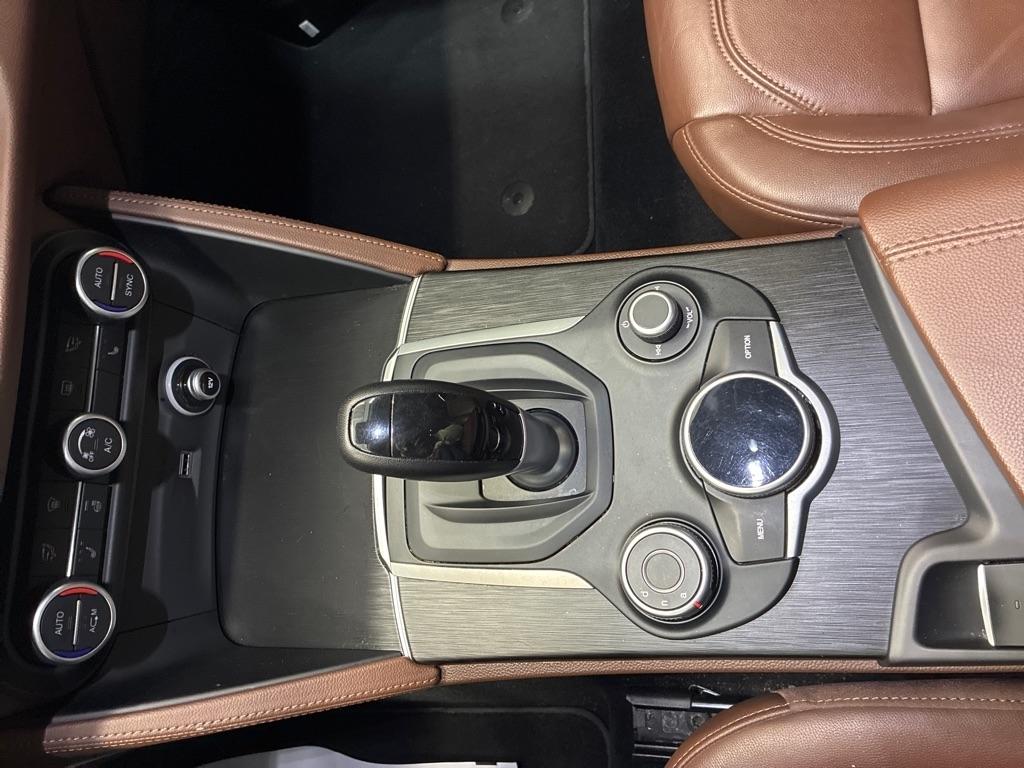 Alfa Romeo Stelvio  2018