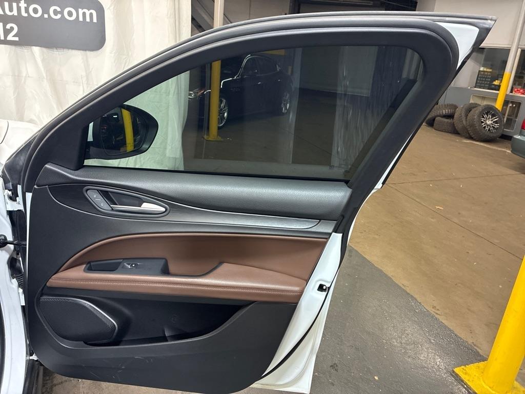 Alfa Romeo Stelvio  2018